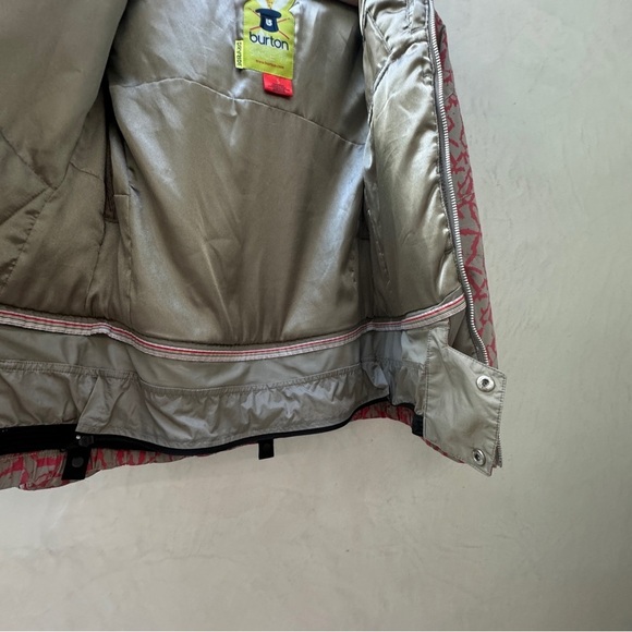 Burton Pink and Gray Ski Jacket - Picture 10 of 16